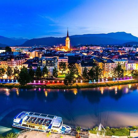 Hostel Lovely Rooms, City Center, Shared Bathroom, Windows To Corridor Villach Bagian luar foto
